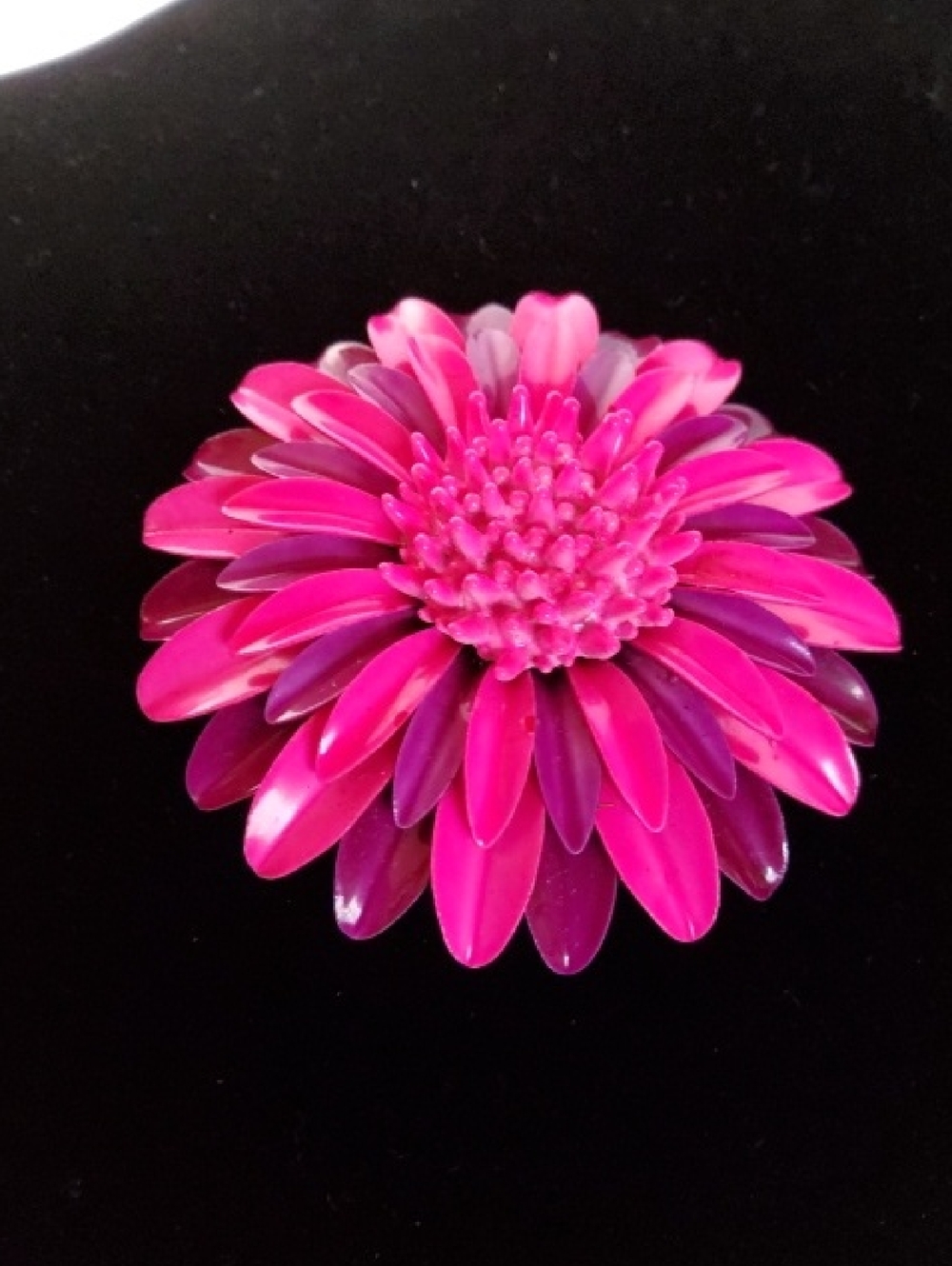 Vintage 1960s Bright Pink/purple Flower Brooch. - Picture 6 of 8